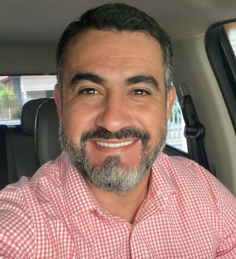 Alejandro R.