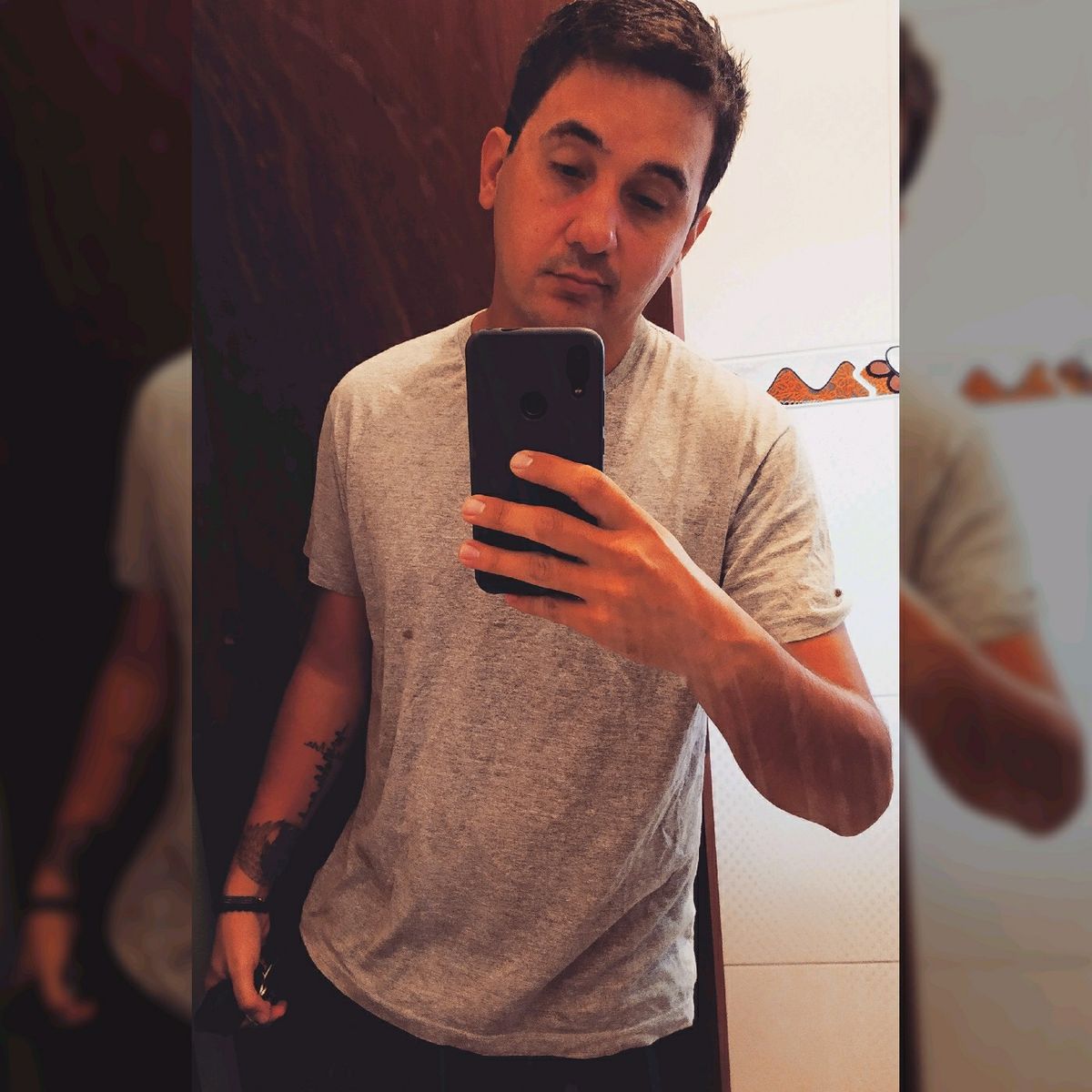 <em><strong>Alejandro R.</strong></em>